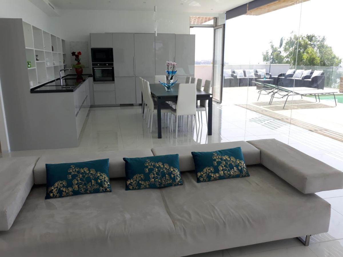 Villa Luxury Paradise 살로브레나 외부 사진