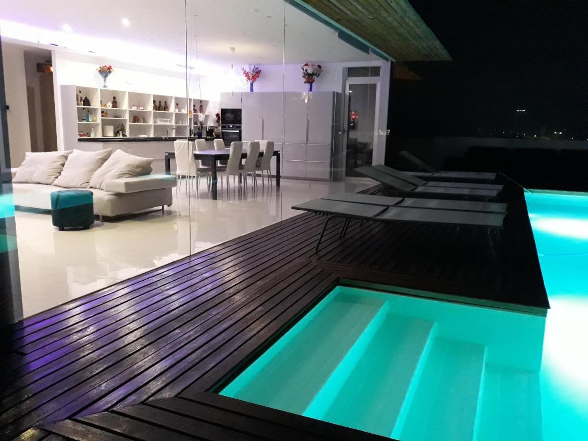 Villa Luxury Paradise 살로브레나 외부 사진